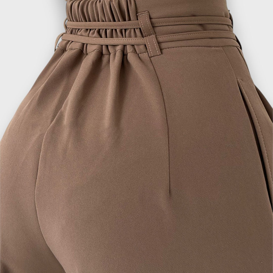 Giva – Pants with Relaxed Elegance