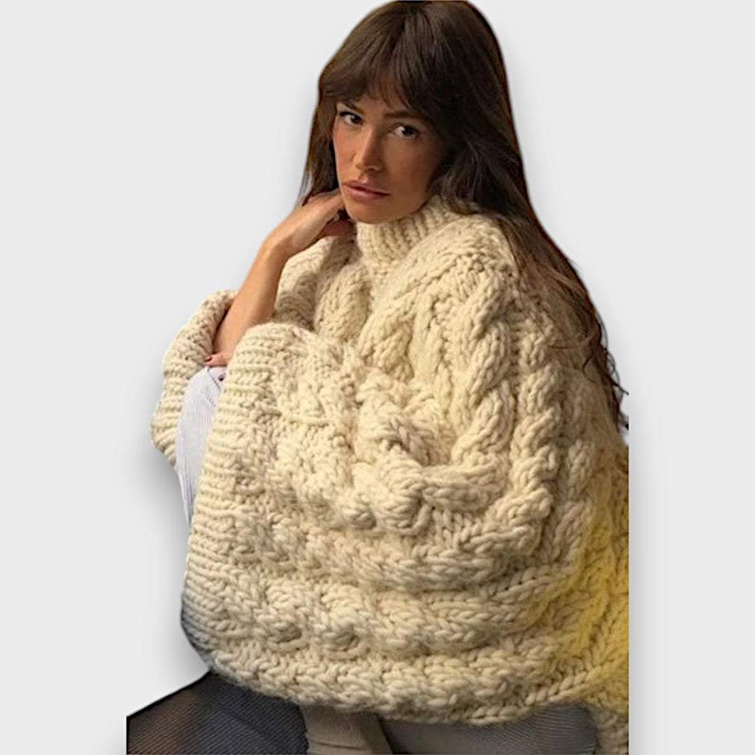 Knita – Chunky Knit Sweater with Cable Pattern