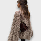 Knita – Chunky Knit Sweater with Cable Pattern