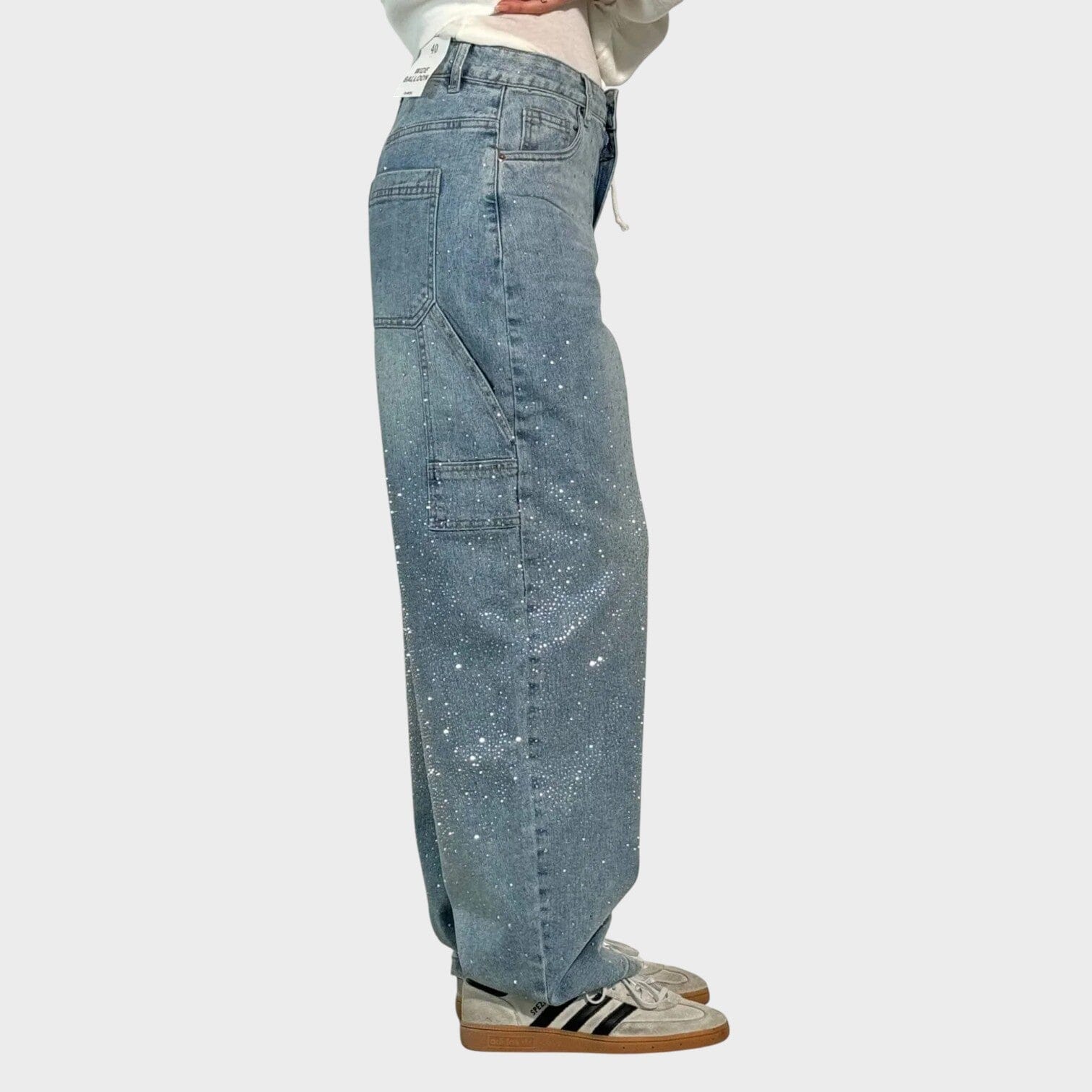 Valerie – Trendy Jeans with Subtle Shimmer